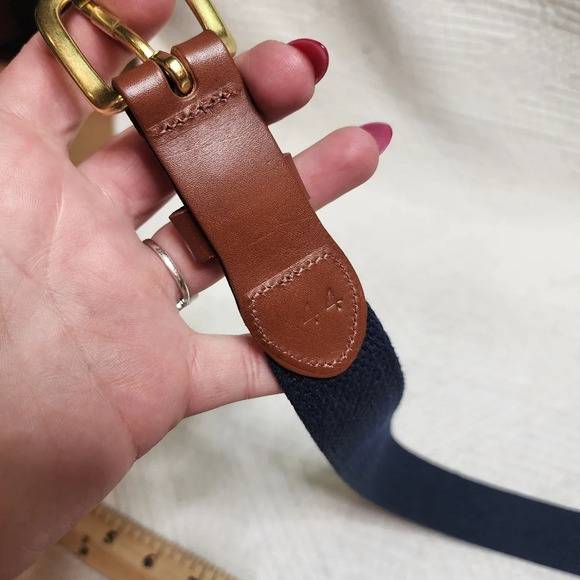 University of Virginia Leather Man Ltd navy belt.  Men's size 44. - Picture 2 of 12